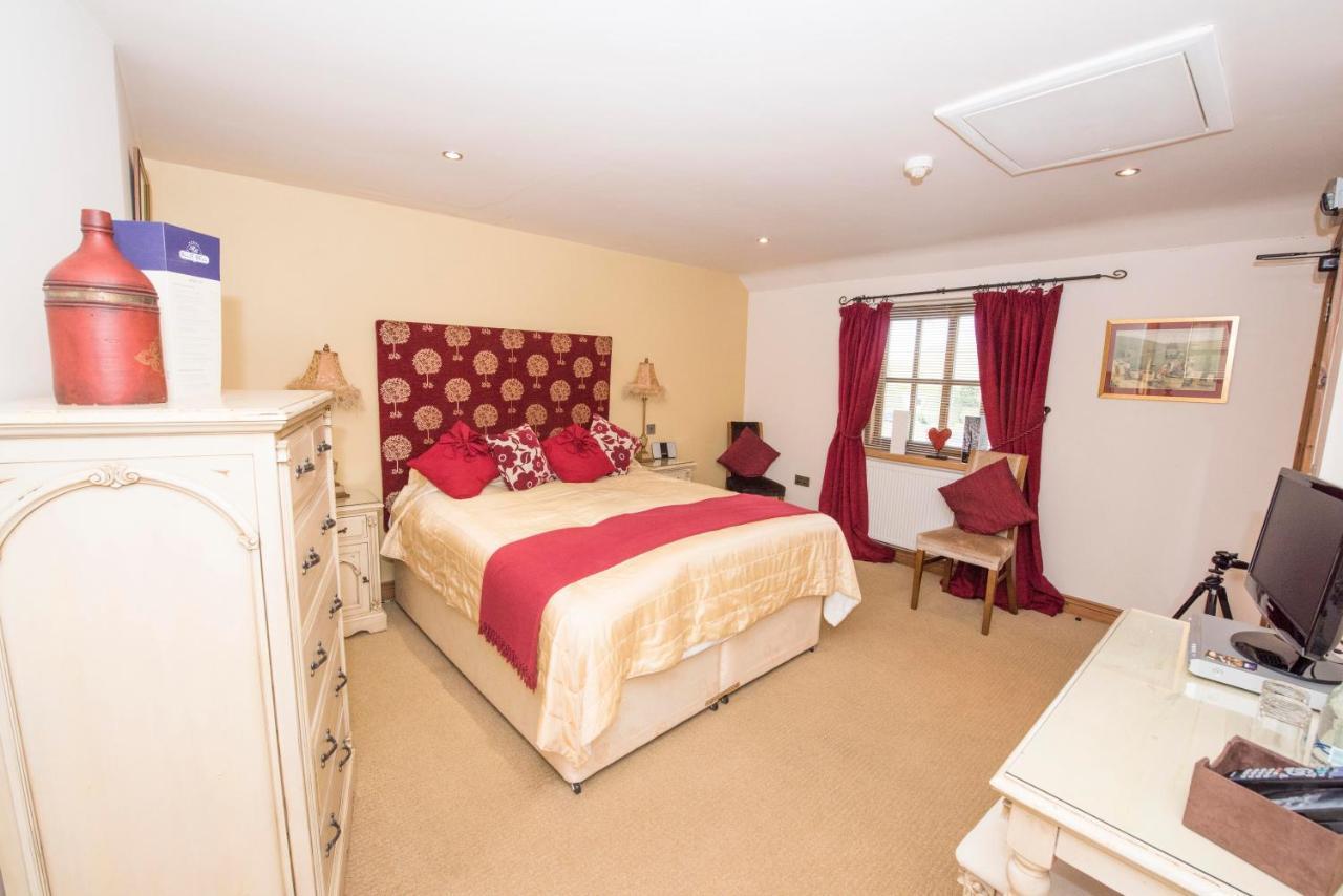 The Blue Bell Inn Weaverthorpe Экстерьер фото